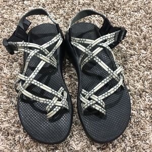 Women’s white grey strap Chaco Sandals- HOLDING